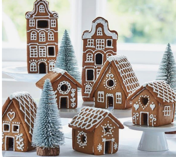 Pottery Gingerbread House Workshop Saturday 8th November 1- 5pm